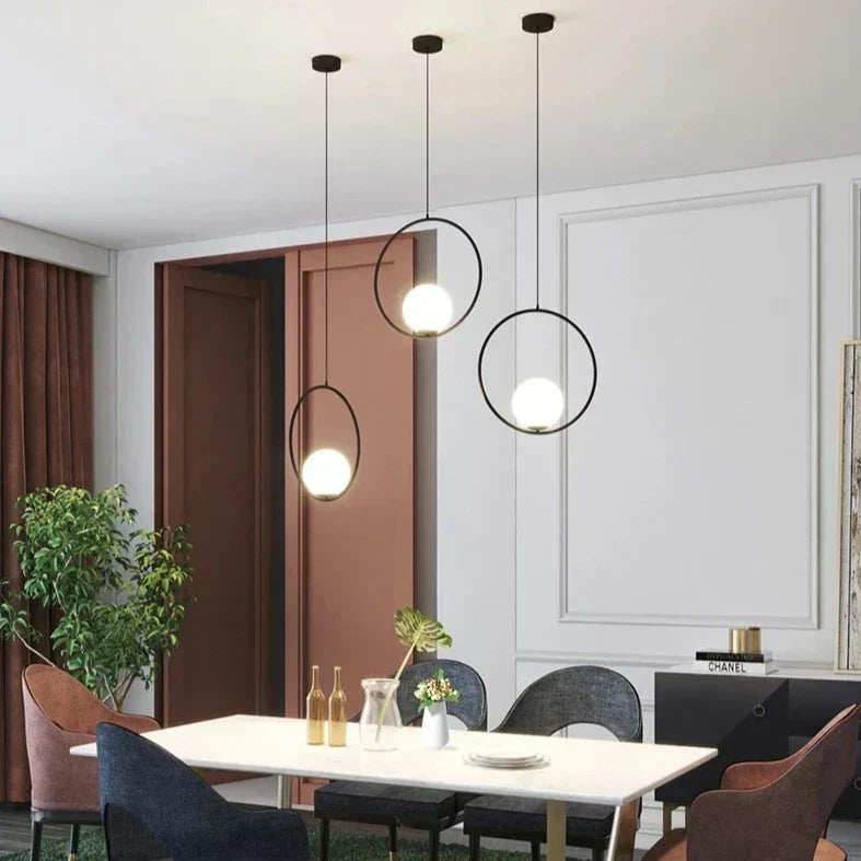 Elegante Moderne Glas Pendelleuchte Mit Glas Ball Pendelleuchte Design Und Messing Und Chromakzenten Für Industrielle Innenräume