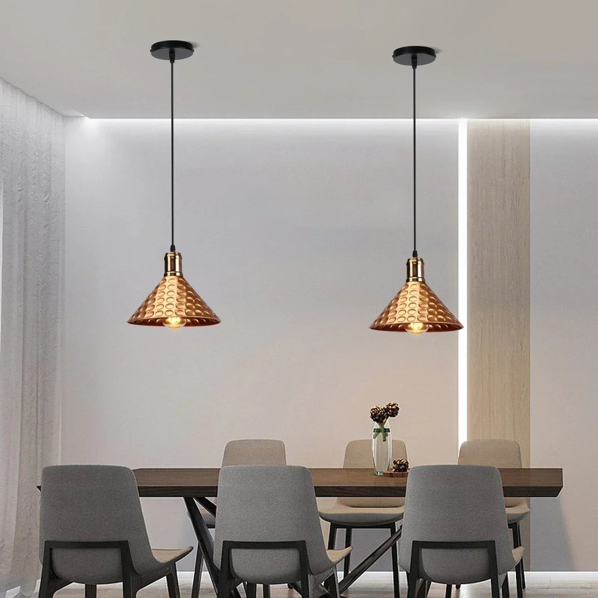 Retro Industrial Pendelleuchte Mit Markantem Dreieckrahmen Und Mattes Finish Für Stilvolle Innenbeleuchtung