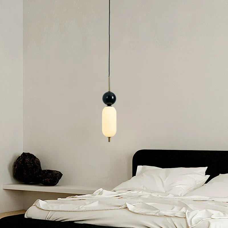 Zwei-Ton Marmor Pendelleuchte Aus Schwarzweißem Marmor Für Stilvolles Raumlicht Und Luxuriöse Akzente Im Wohnzimmer
