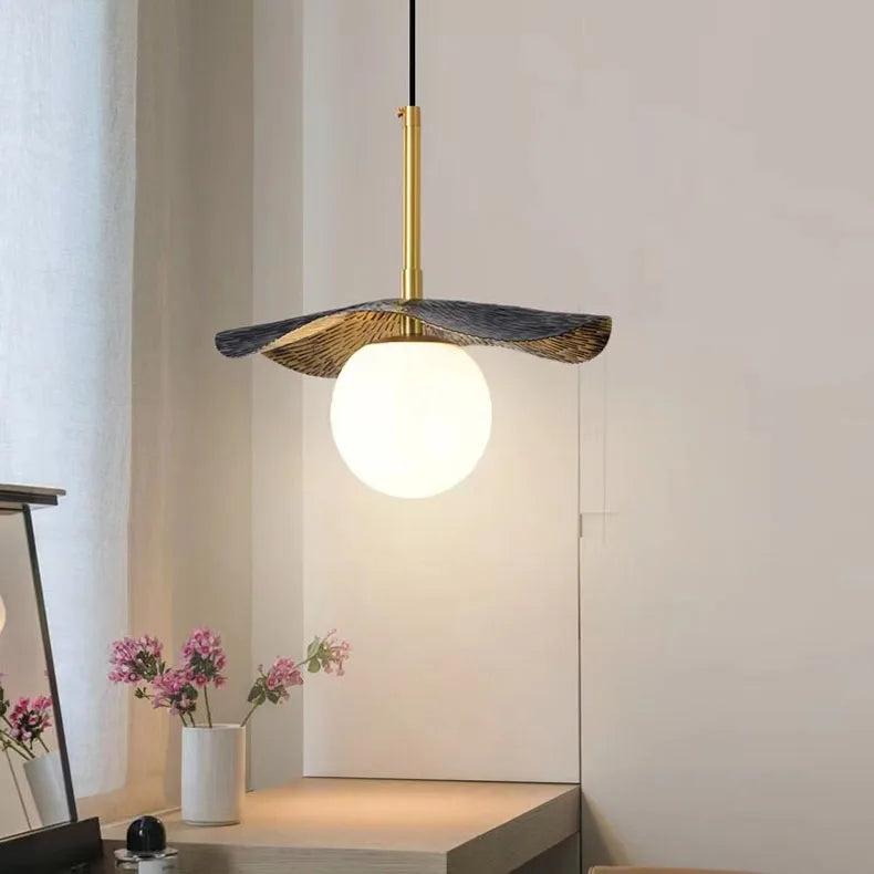 Kupfer Marmor Pendelleuchte Mit Fließender Kupferwelle Und Marmorkugel Für Luxuriöse Moderne Raumbeleuchtung