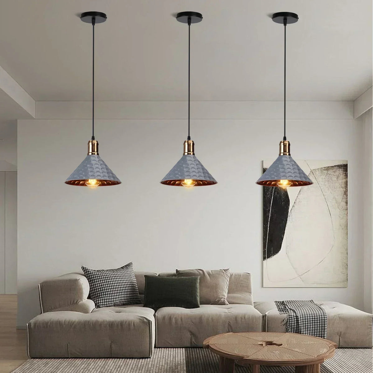 Retro Industrial Pendelleuchte Mit Markantem Dreieckrahmen Und Mattes Finish Für Stilvolle Innenbeleuchtung
