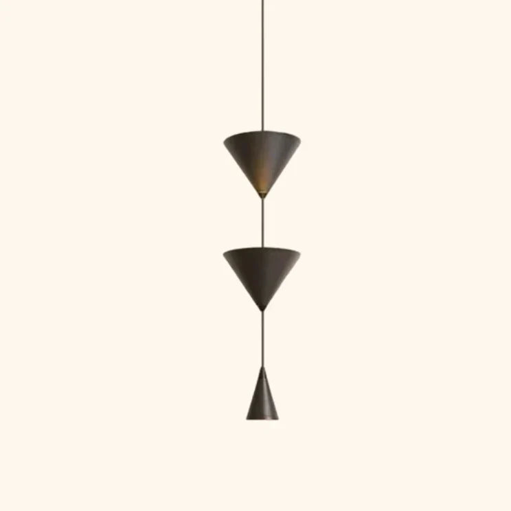Schlanke Zeitgenössische Pendelleuchte Mit Minimalistischem Doppelkegel Design Für Warmes Diffuses Licht Im Wohnzimmer