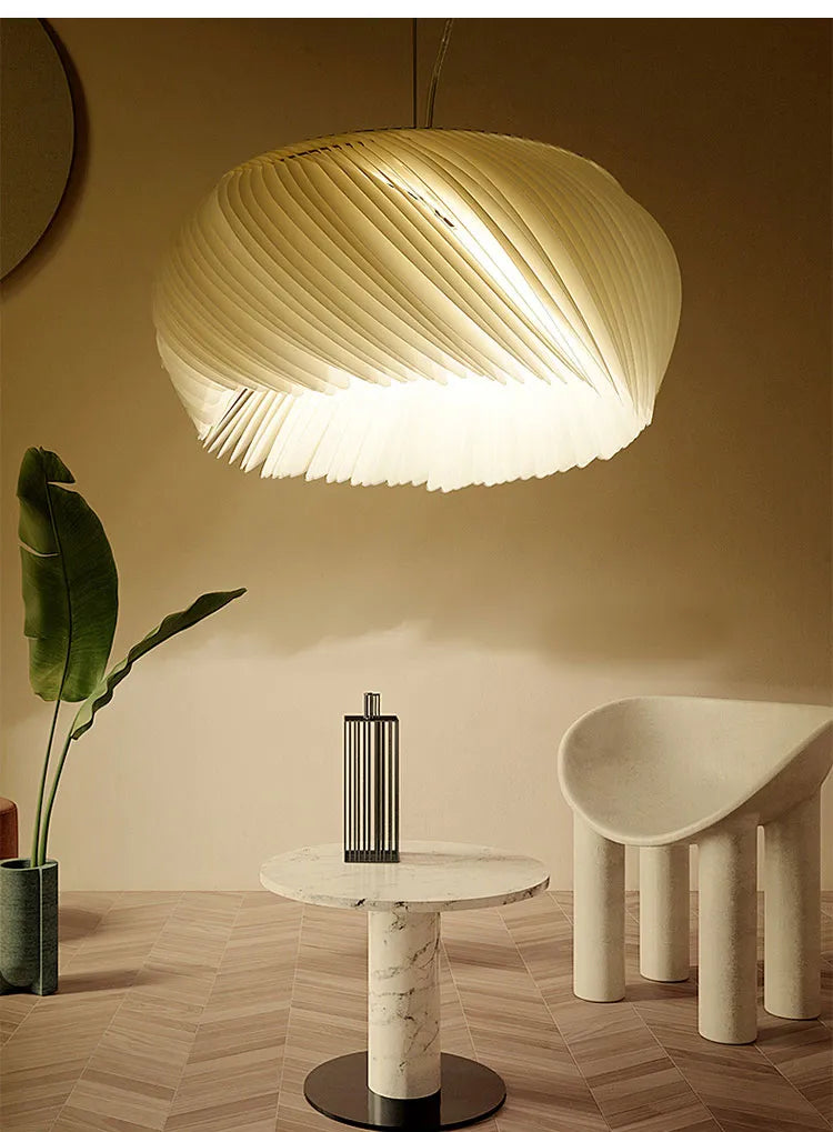 Moderne Pendelleuchte Mit Diagonale Blattmotive Und Naturnaher Eleganz Für Wohnzimmer Und Zeitgenössische Räume
