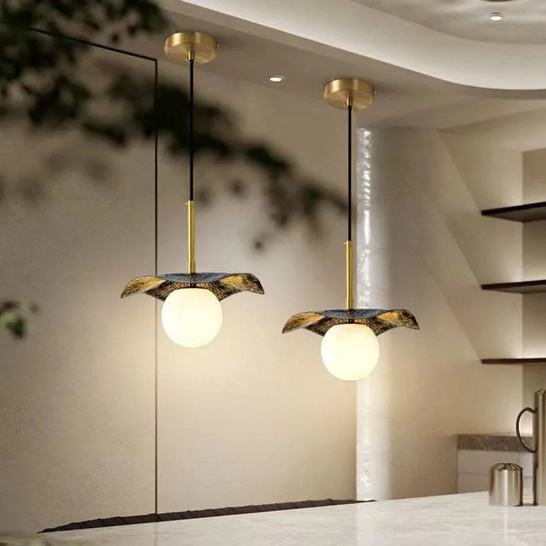 Kupfer Marmor Pendelleuchte Mit Fließender Kupferwelle Und Marmorkugel Für Luxuriöse Moderne Raumbeleuchtung