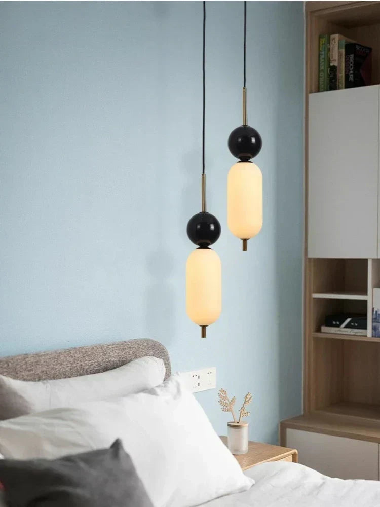 Zwei-Ton Marmor Pendelleuchte Aus Schwarzweißem Marmor Für Stilvolles Raumlicht Und Luxuriöse Akzente Im Wohnzimmer