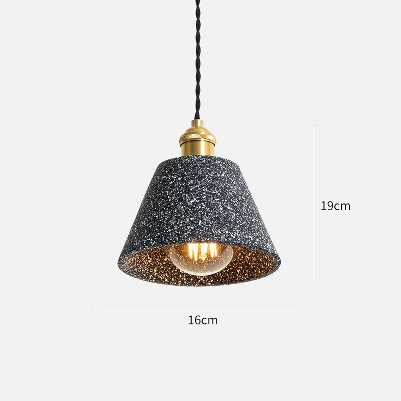 Terrazzo Pendelleuchte Mit Ausgestellter Form Und Geflechtkabel Für Stilvolle Beleuchtung Im Industriellen Design